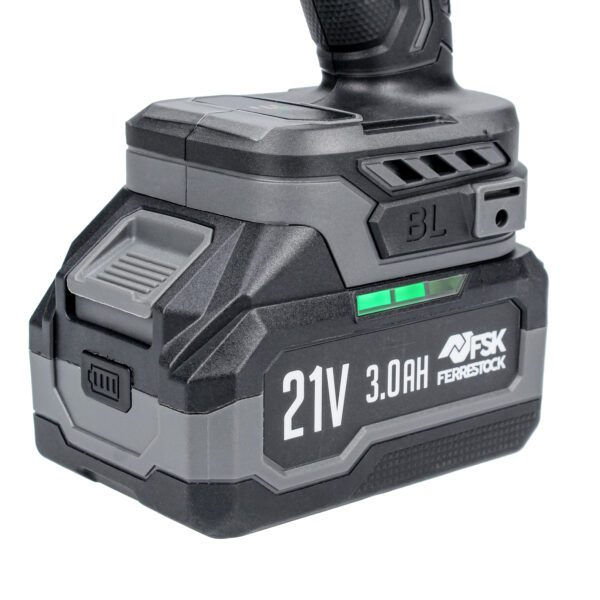 TALADRO PERCUTOR BRUSHLESS 3.0 AH 21V